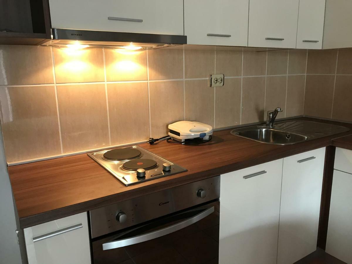 Apartment Pulic Rab Town Eksteriør bilde