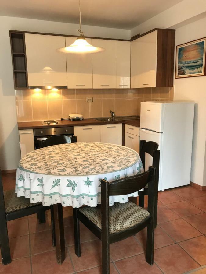 Apartment Pulic Rab Town Eksteriør bilde