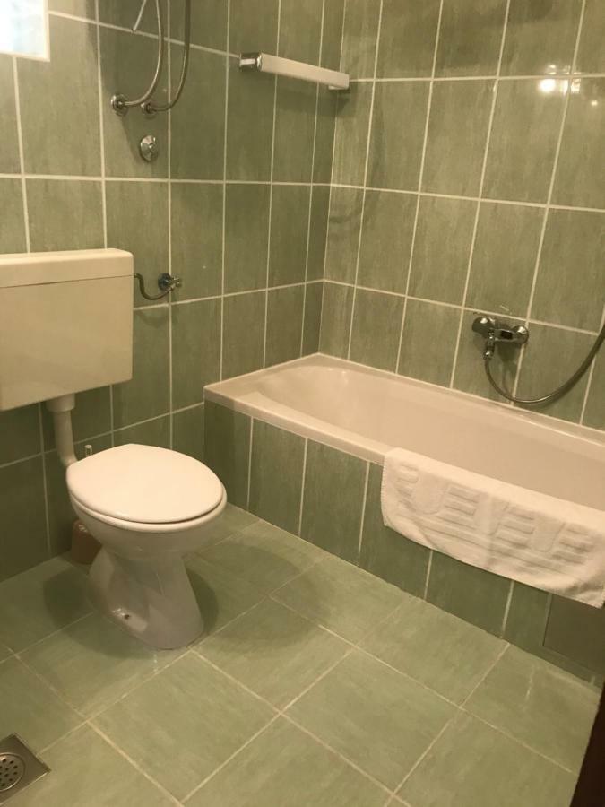 Apartment Pulic Rab Town Eksteriør bilde